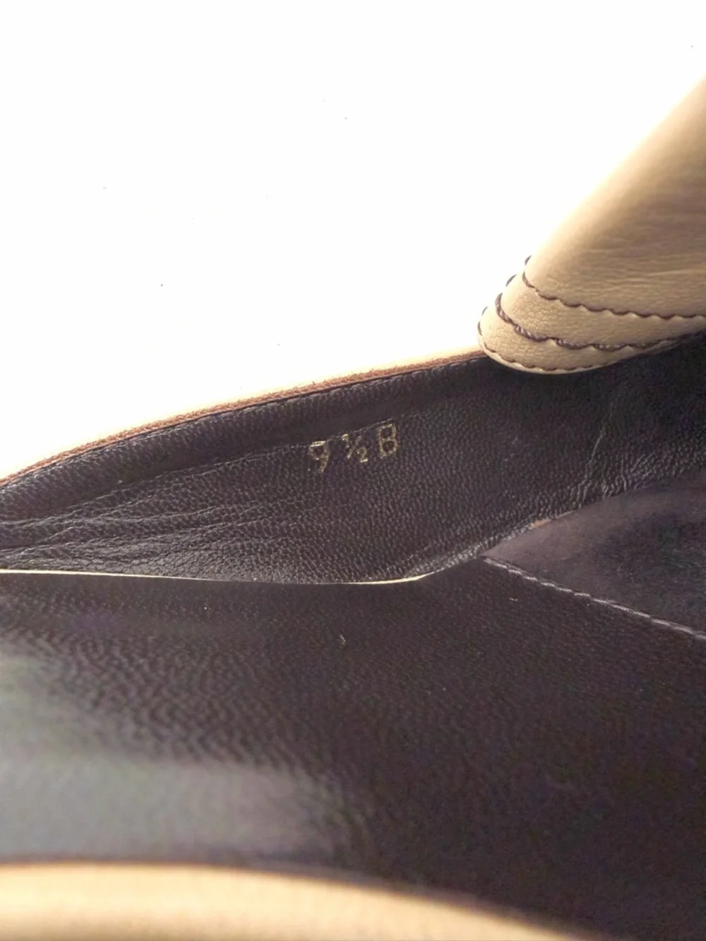 CHANEL‎ | Beige Leather CC Logo Mules Kitten Heel Slides EU 39.5 Y2K Vintage